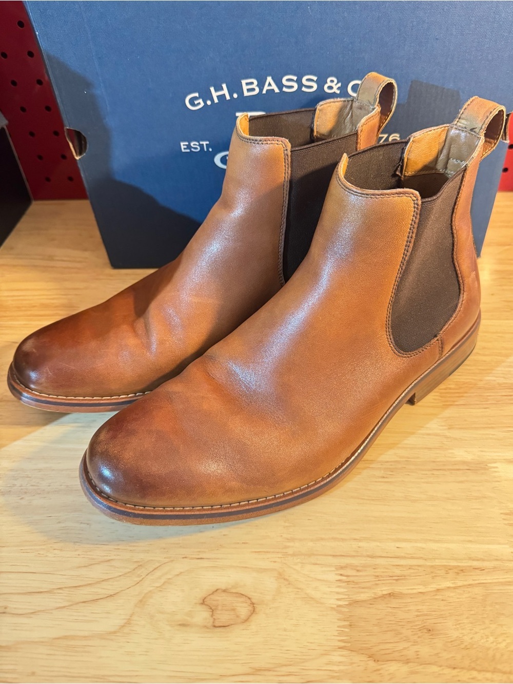 G.H. Bass & Co. Men's Chelsea Boots Brown Size 8.5